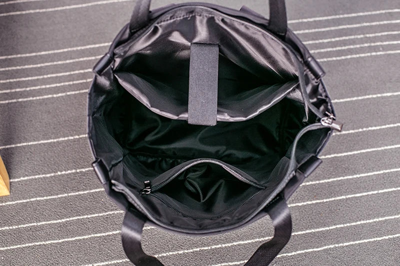 Mochila Holográfica Luminosa 15 Polegadas - Geométrica Premium Feminina